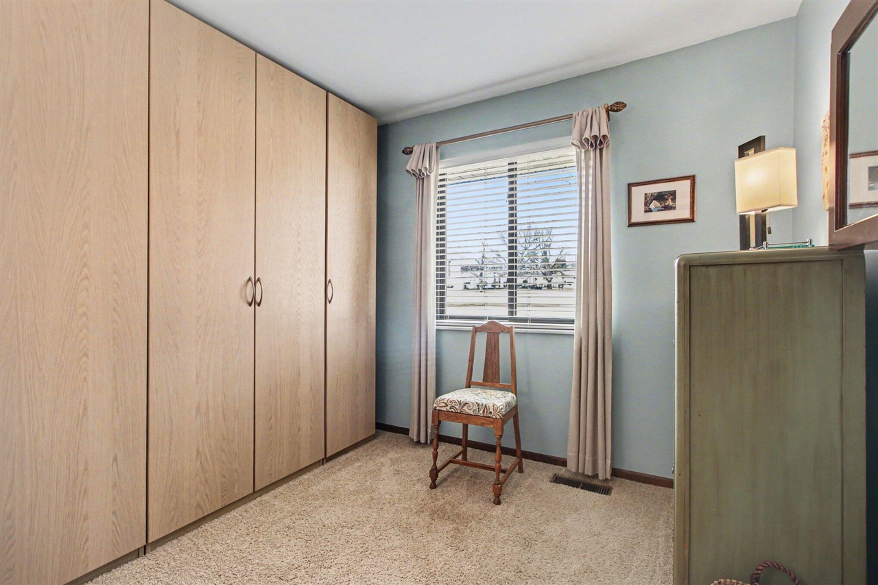 8409 Crestshire Drive, Ypsilanti, MI, 48197-9327