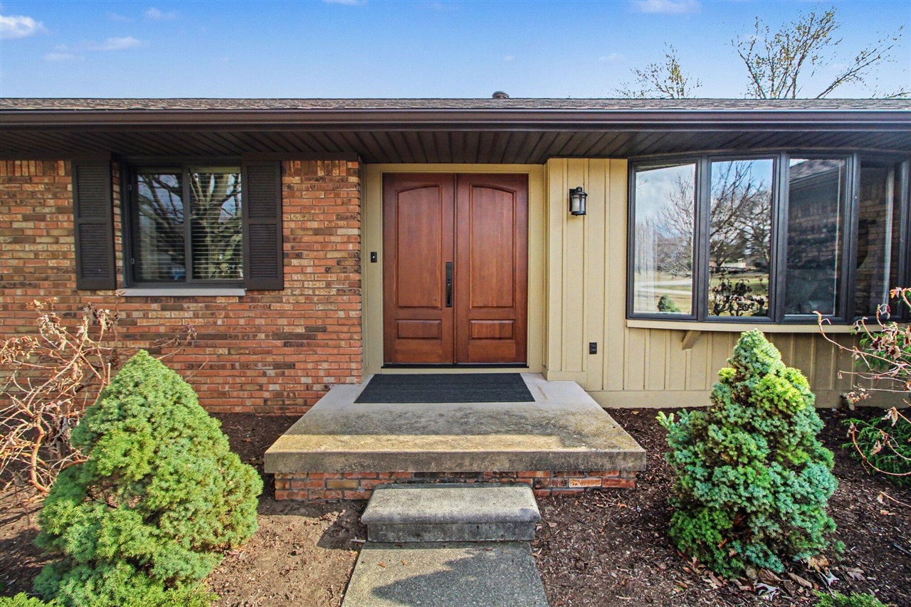 8409 Crestshire Drive, Ypsilanti, MI, 48197-9327