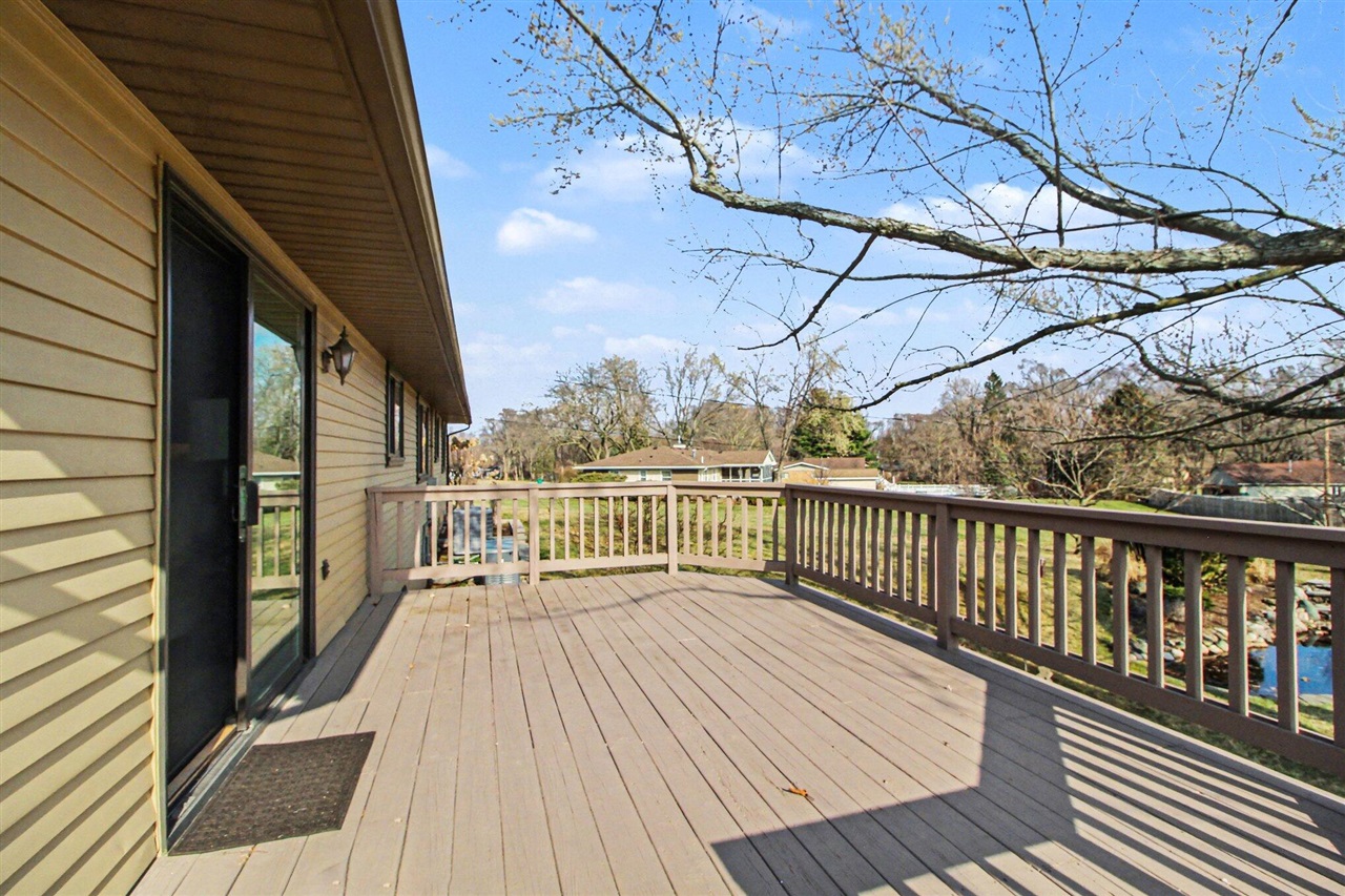 8409 Crestshire Drive, Ypsilanti, MI, 48197-9327