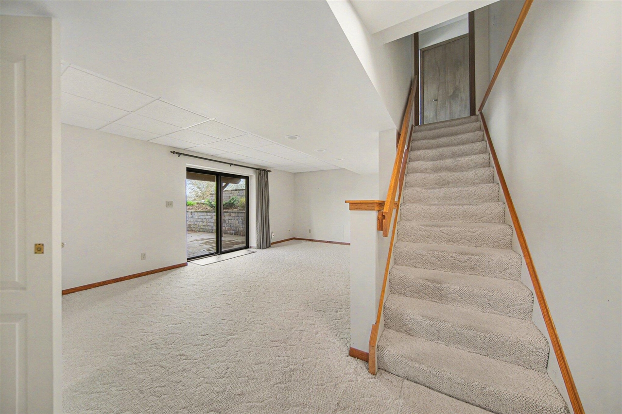 8409 Crestshire Drive, Ypsilanti, MI, 48197-9327