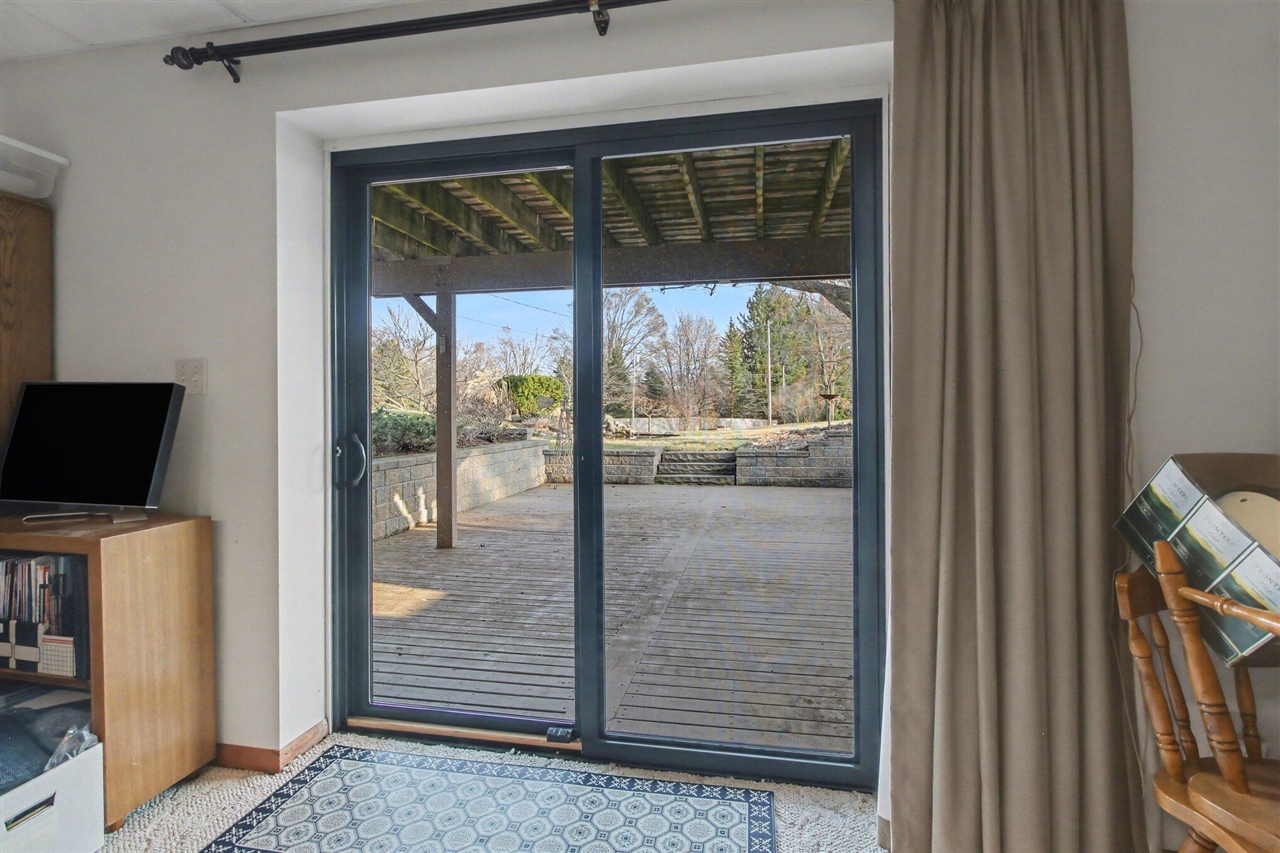 8409 Crestshire Drive, Ypsilanti, MI, 48197-9327