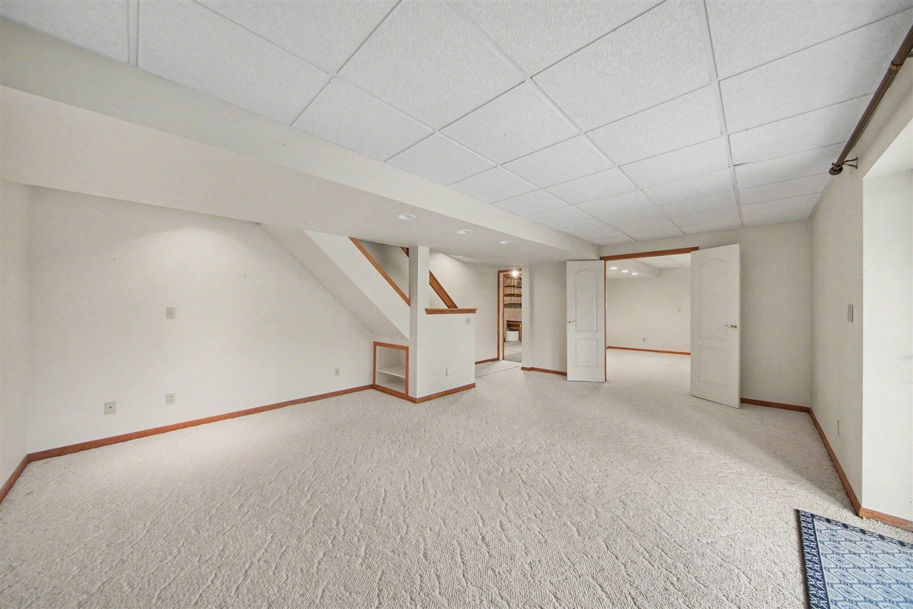 8409 Crestshire Drive, Ypsilanti, MI, 48197-9327