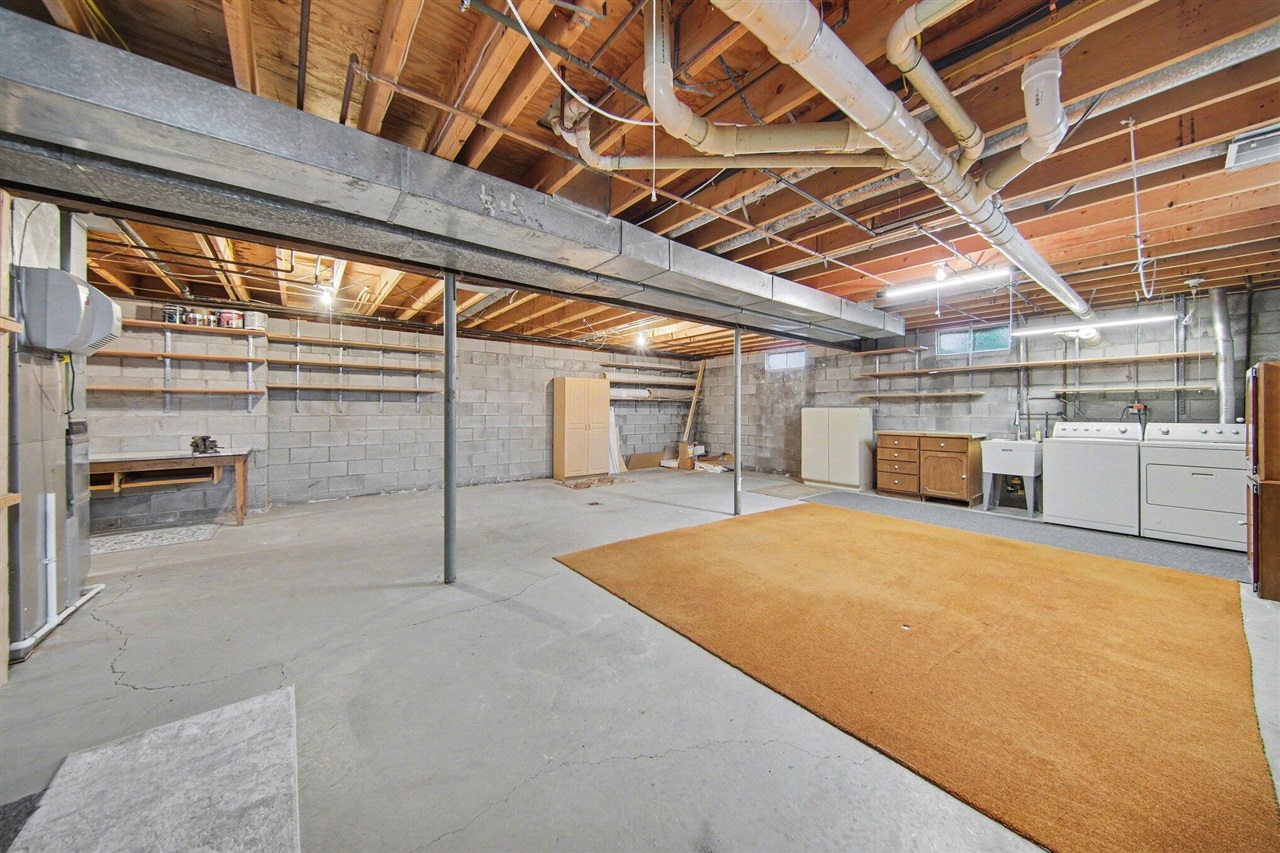 8409 Crestshire Drive, Ypsilanti, MI, 48197-9327