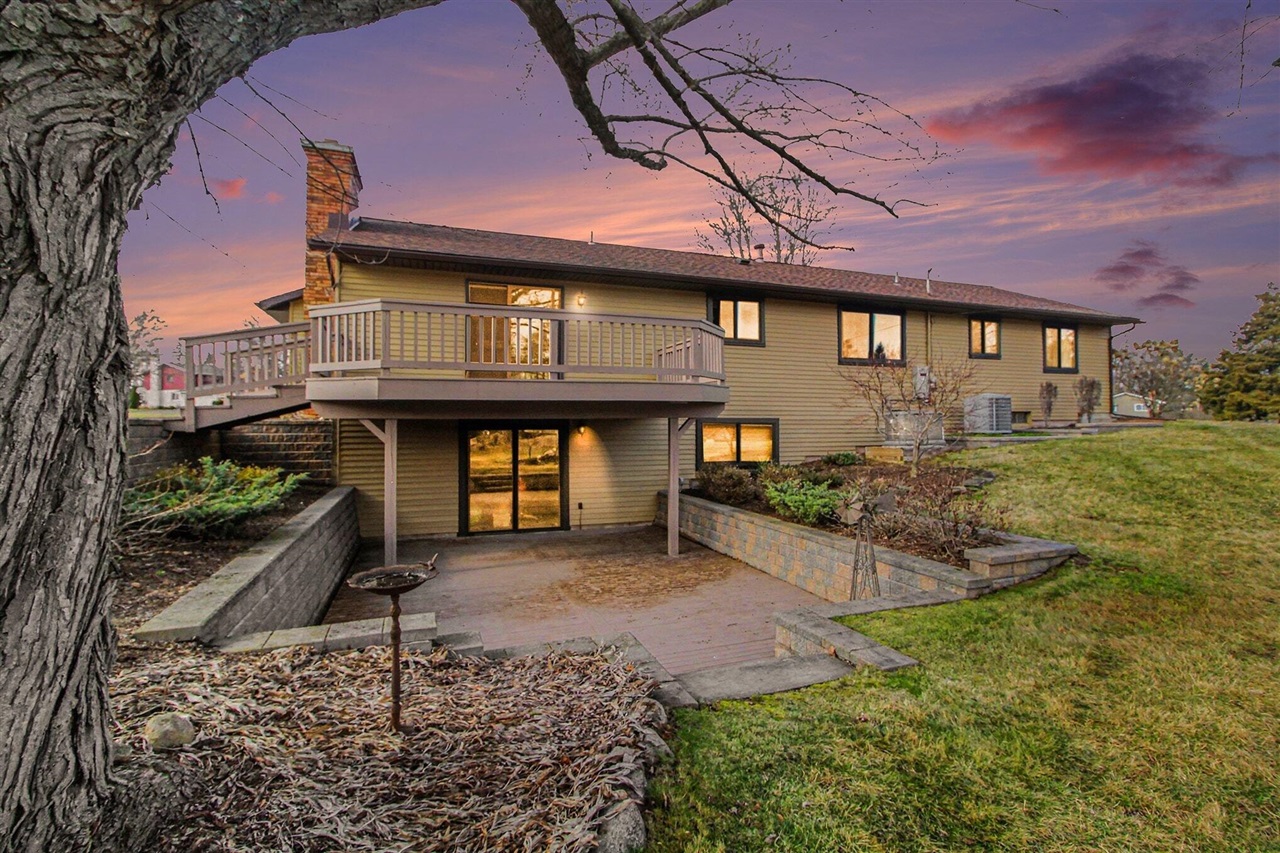 8409 Crestshire Drive, Ypsilanti, MI, 48197-9327