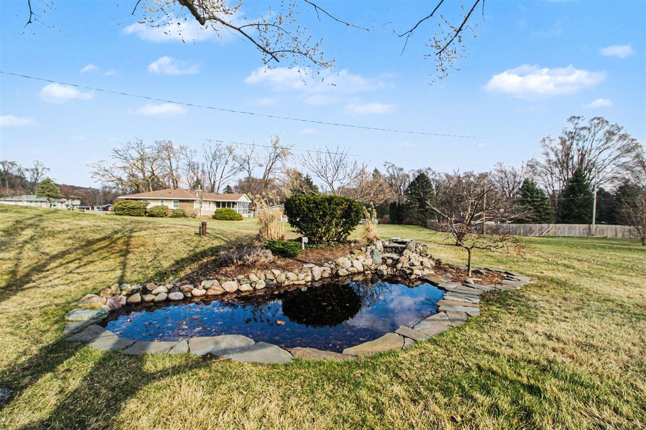 8409 Crestshire Drive, Ypsilanti, MI, 48197-9327