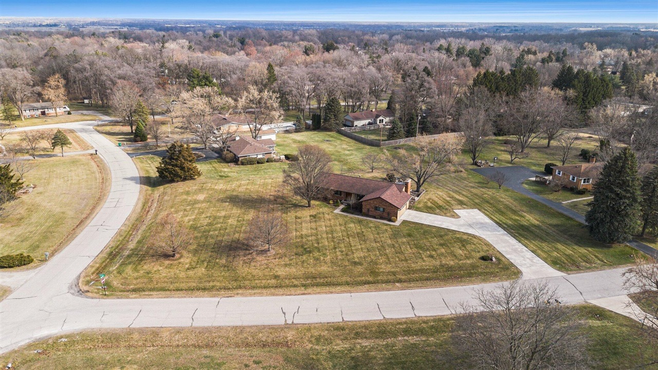 8409 Crestshire Drive, Ypsilanti, MI, 48197-9327