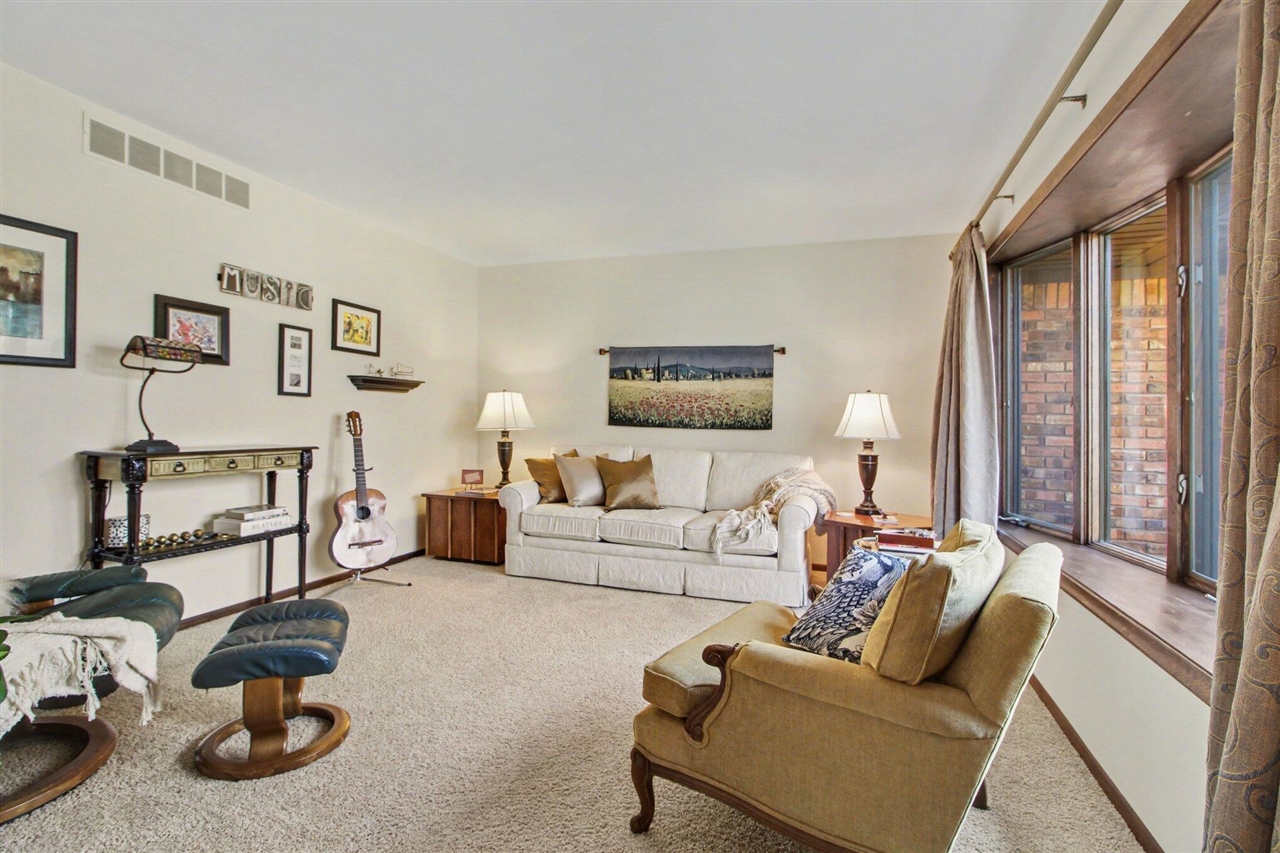 8409 Crestshire Drive, Ypsilanti, MI, 48197-9327