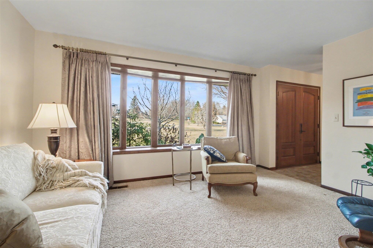 8409 Crestshire Drive, Ypsilanti, MI, 48197-9327