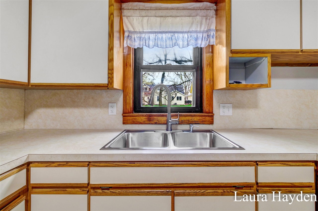 350 Mill Street, Saranac, MI, 48881-9709