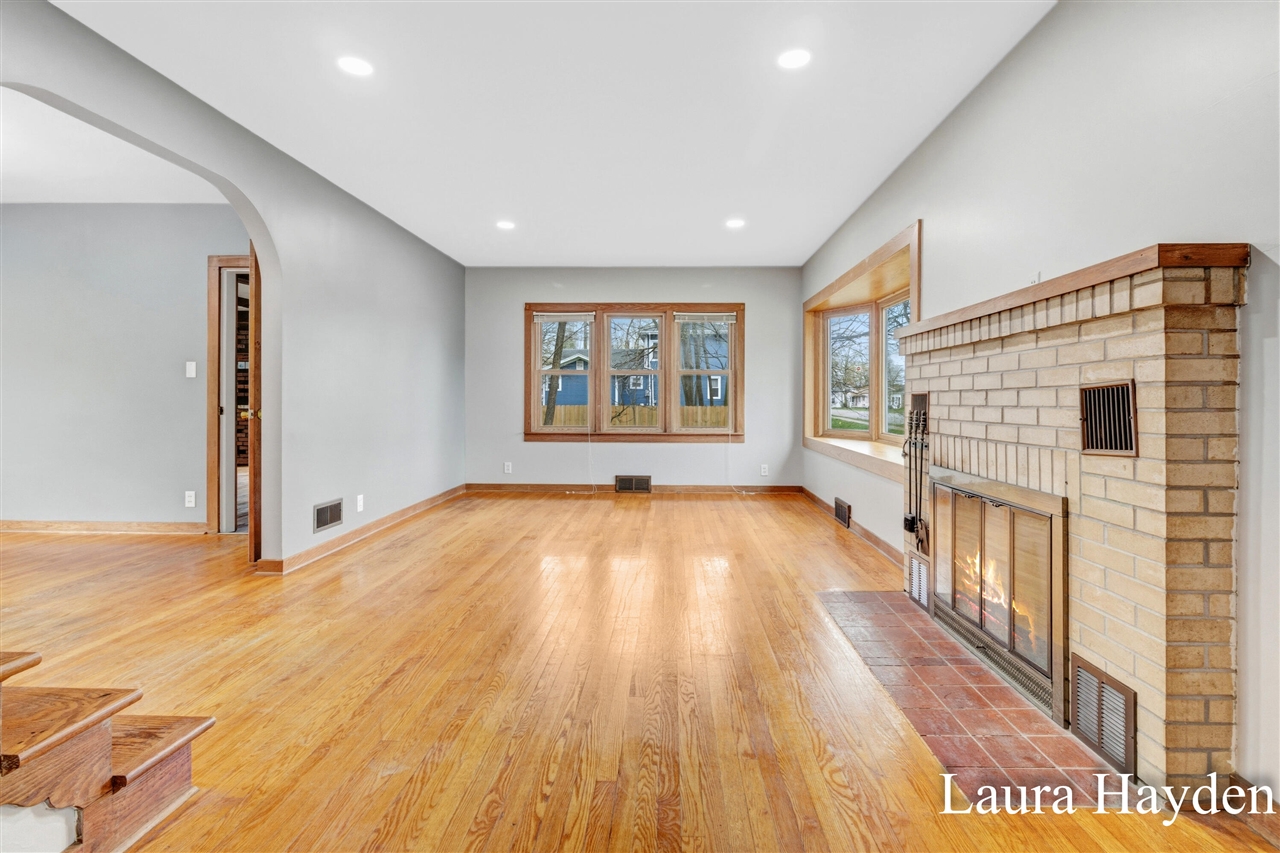 350 Mill Street, Saranac, MI, 48881-9709