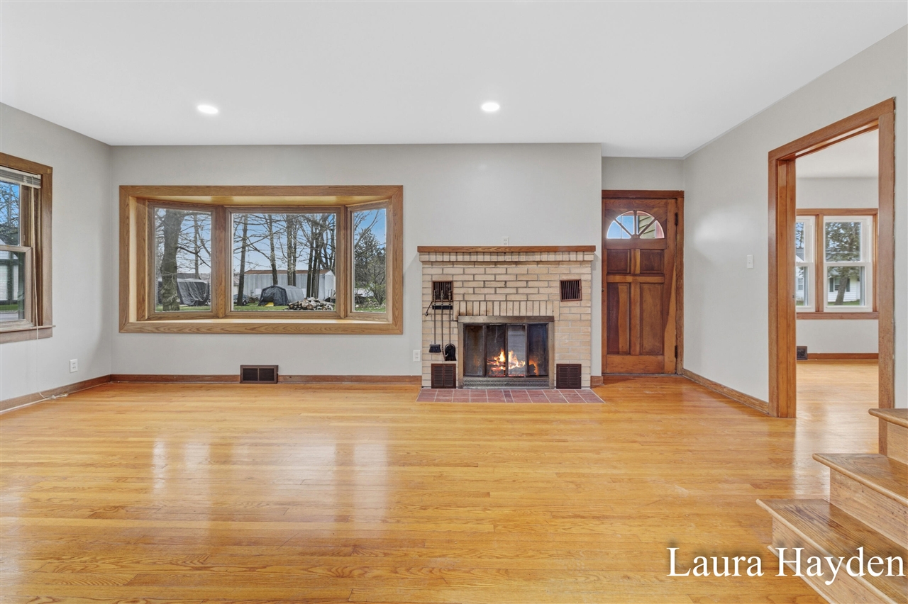 350 Mill Street, Saranac, MI, 48881-9709