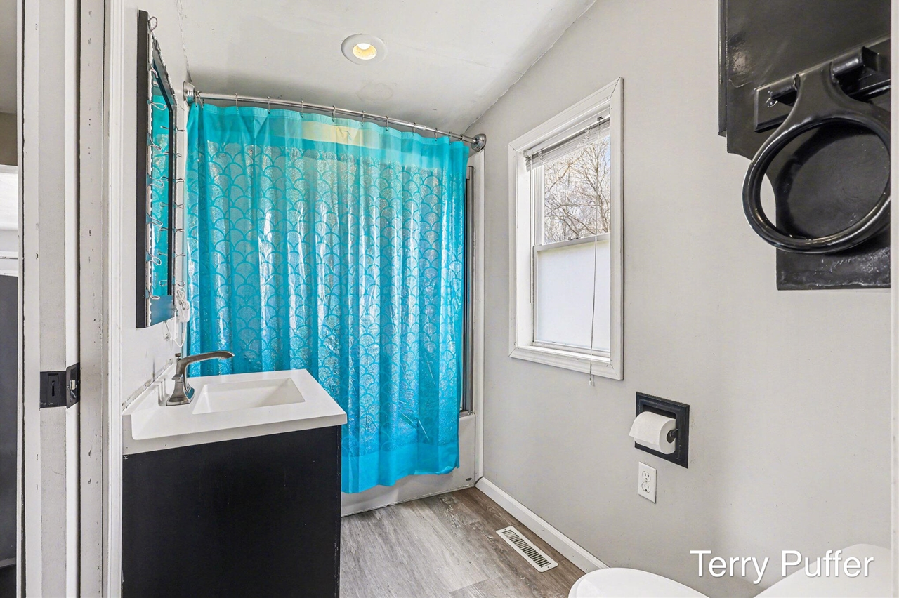 1941 Interwood Street, Muskegon, MI, 49442-6211