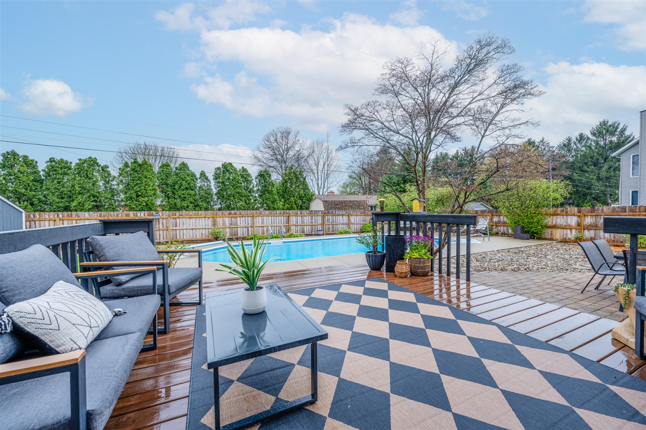 1460 Country Knoll Place, Saint Joseph, MI, 49085-9491