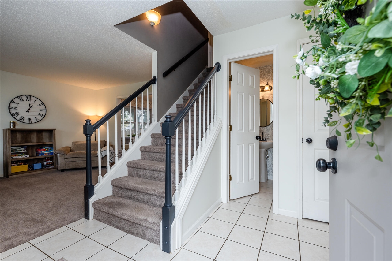 1460 Country Knoll Place, Saint Joseph, MI, 49085-9491