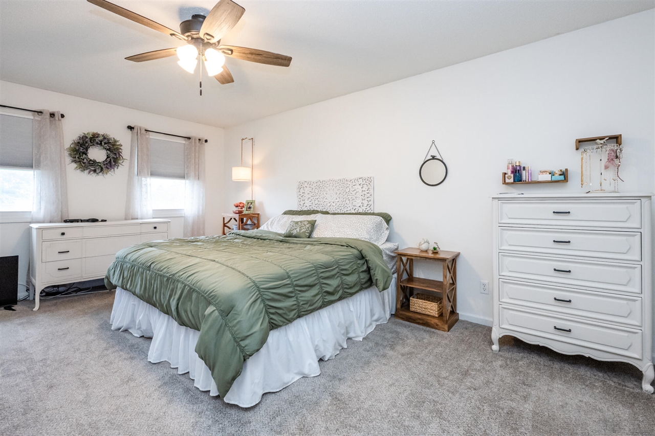 1460 Country Knoll Place, Saint Joseph, MI, 49085-9491