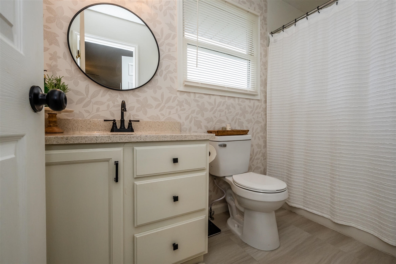 1460 Country Knoll Place, Saint Joseph, MI, 49085-9491