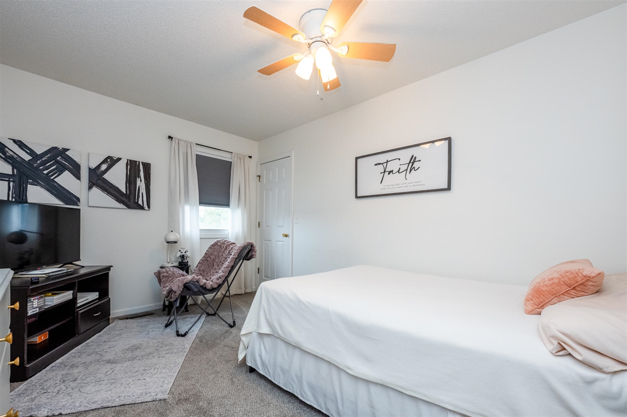 1460 Country Knoll Place, Saint Joseph, MI, 49085-9491