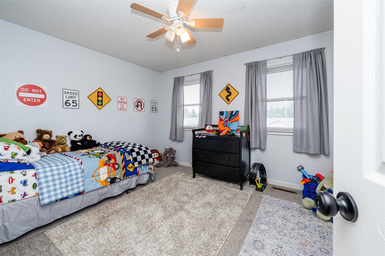 1460 Country Knoll Place, Saint Joseph, MI, 49085-9491