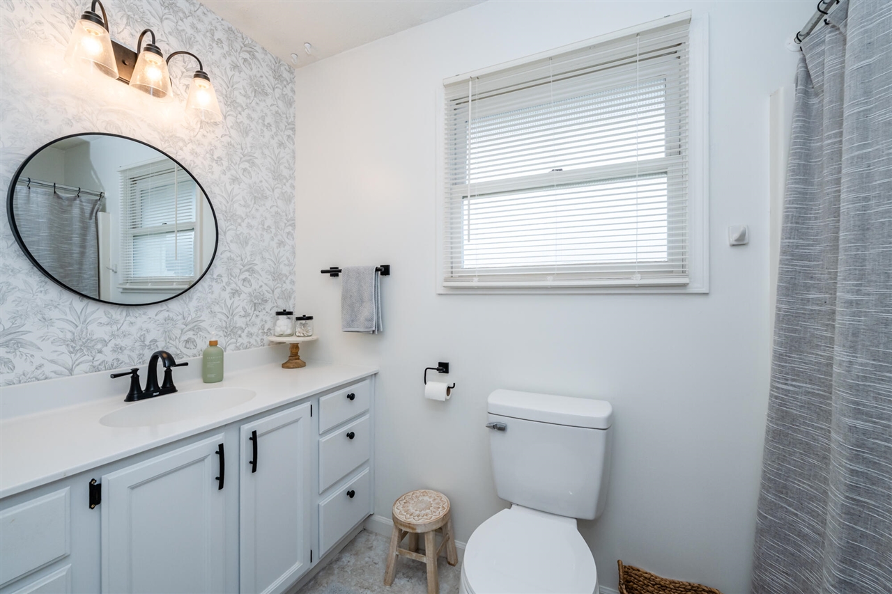 1460 Country Knoll Place, Saint Joseph, MI, 49085-9491