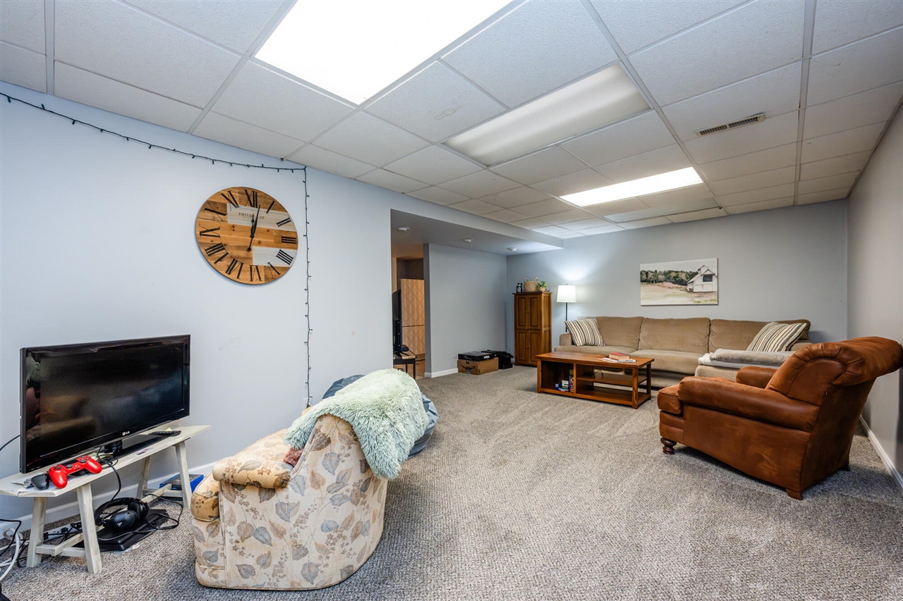 1460 Country Knoll Place, Saint Joseph, MI, 49085-9491