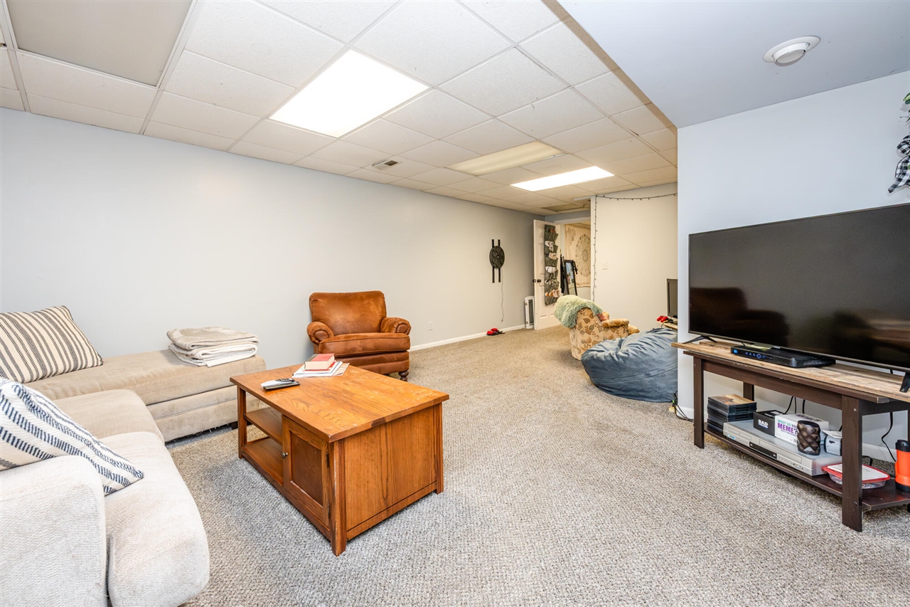 1460 Country Knoll Place, Saint Joseph, MI, 49085-9491