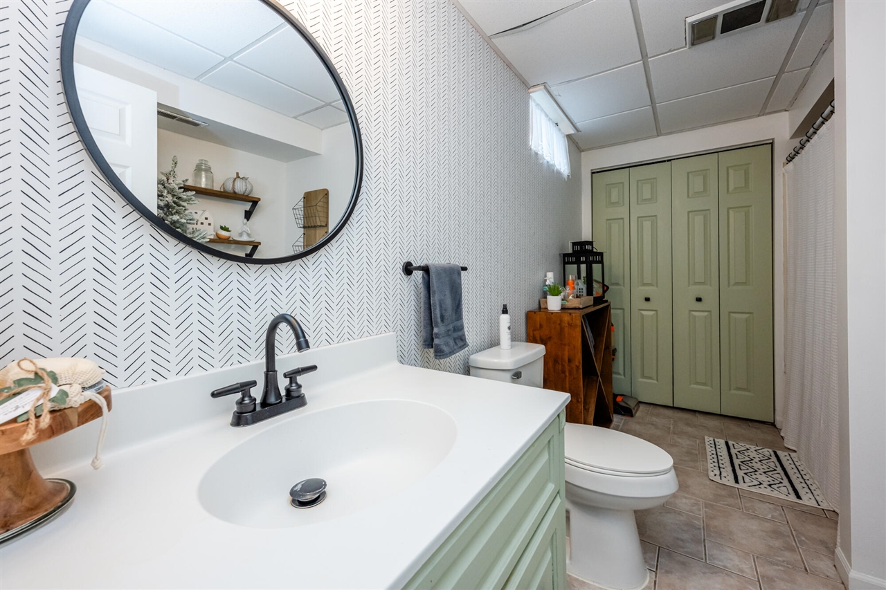 1460 Country Knoll Place, Saint Joseph, MI, 49085-9491