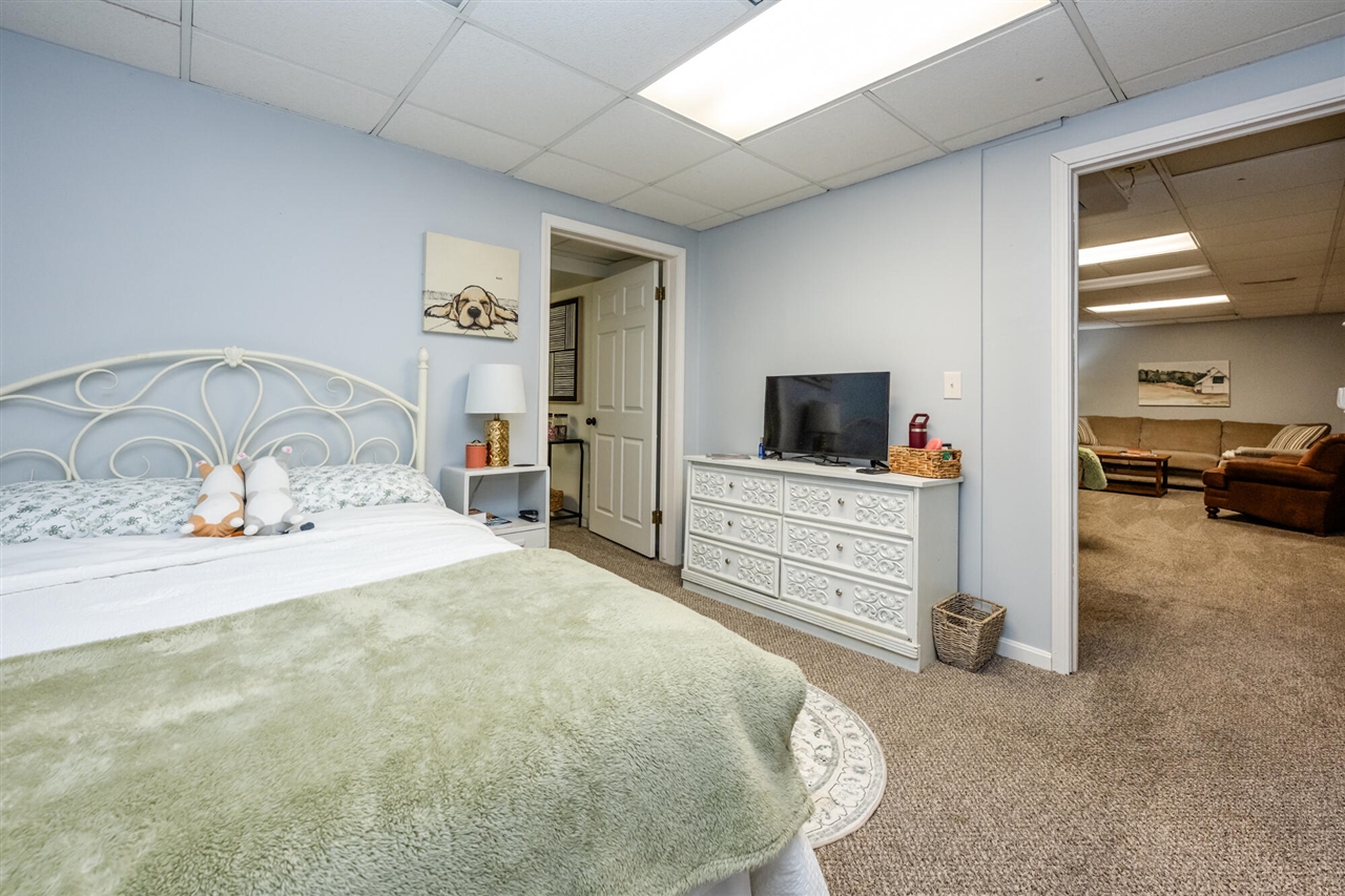 1460 Country Knoll Place, Saint Joseph, MI, 49085-9491