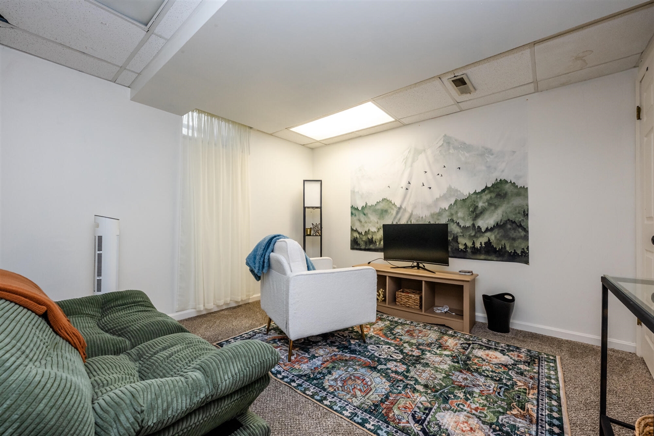 1460 Country Knoll Place, Saint Joseph, MI, 49085-9491