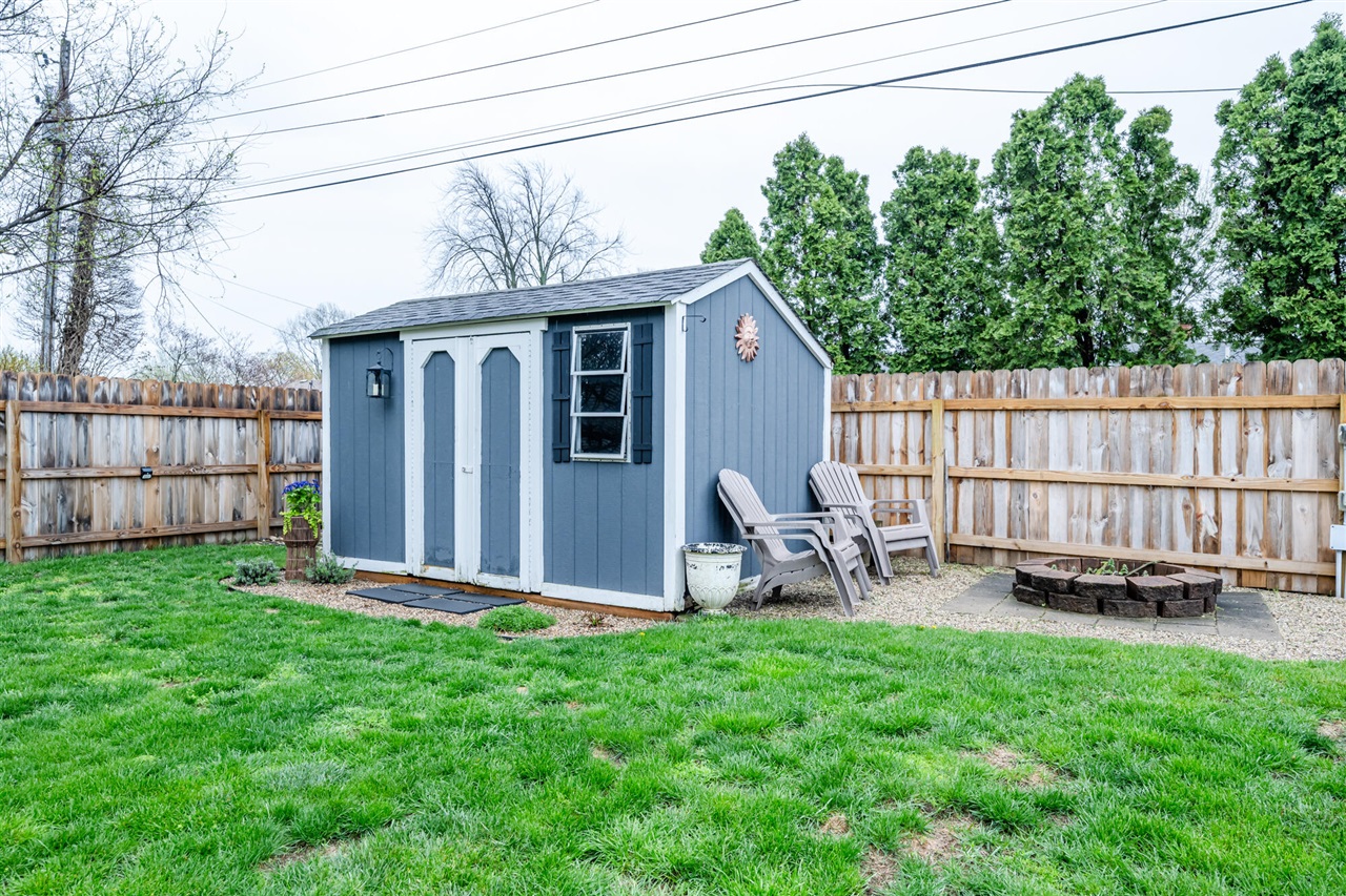 1460 Country Knoll Place, Saint Joseph, MI, 49085-9491