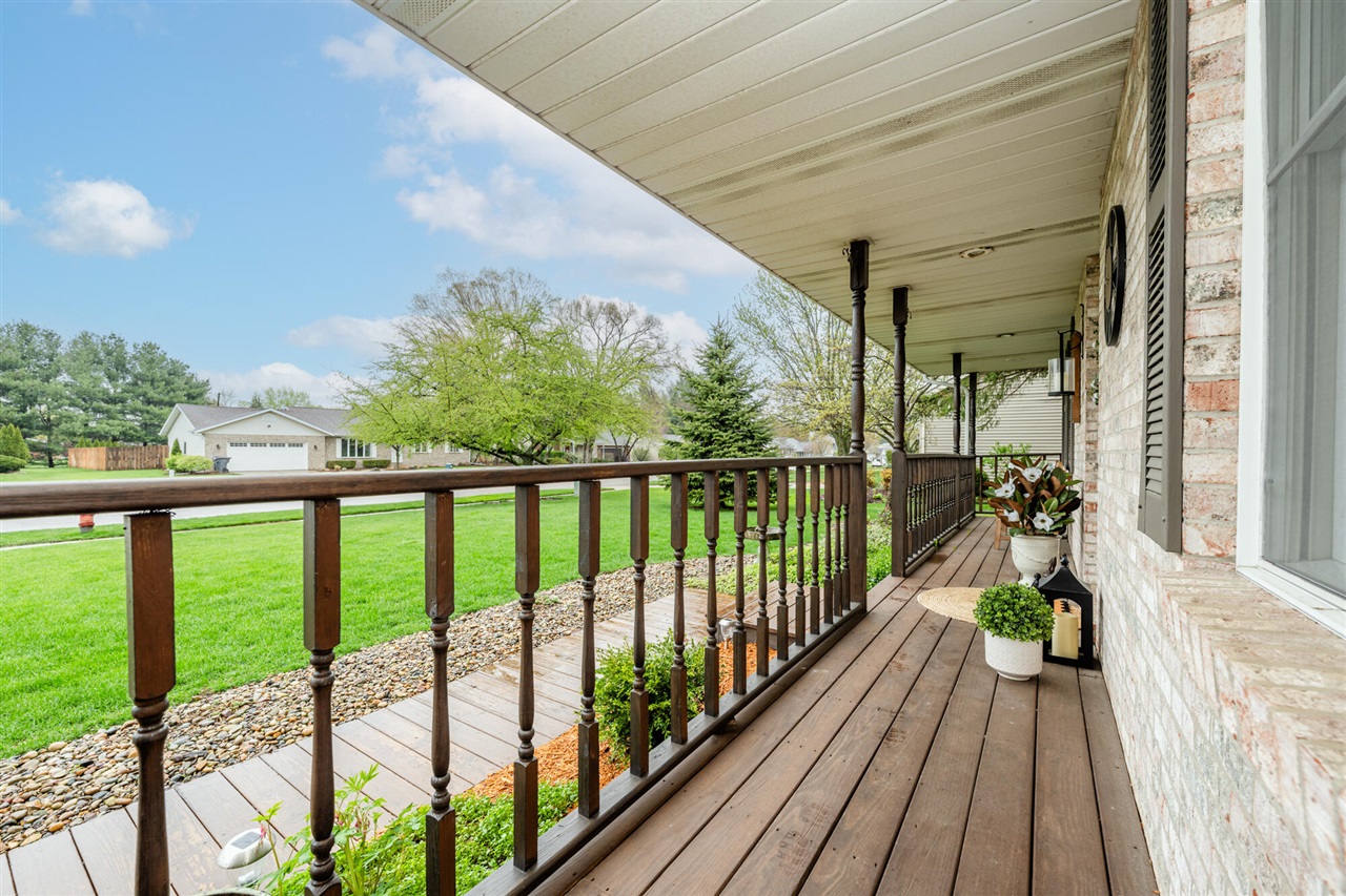 1460 Country Knoll Place, Saint Joseph, MI, 49085-9491