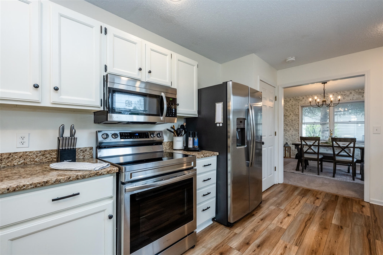 1460 Country Knoll Place, Saint Joseph, MI, 49085-9491