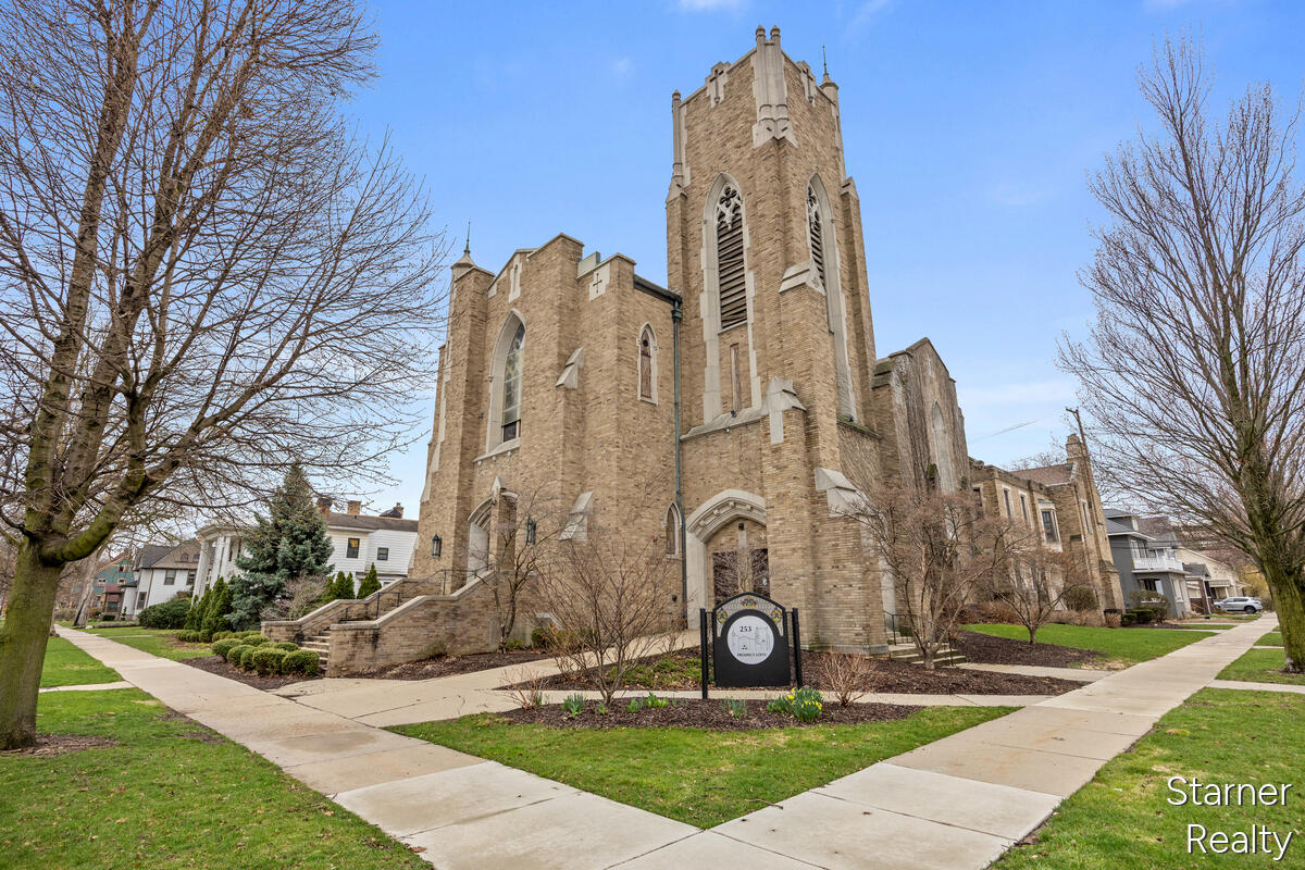 3728 Lake Street, Bridgman, MI, 49106-9735