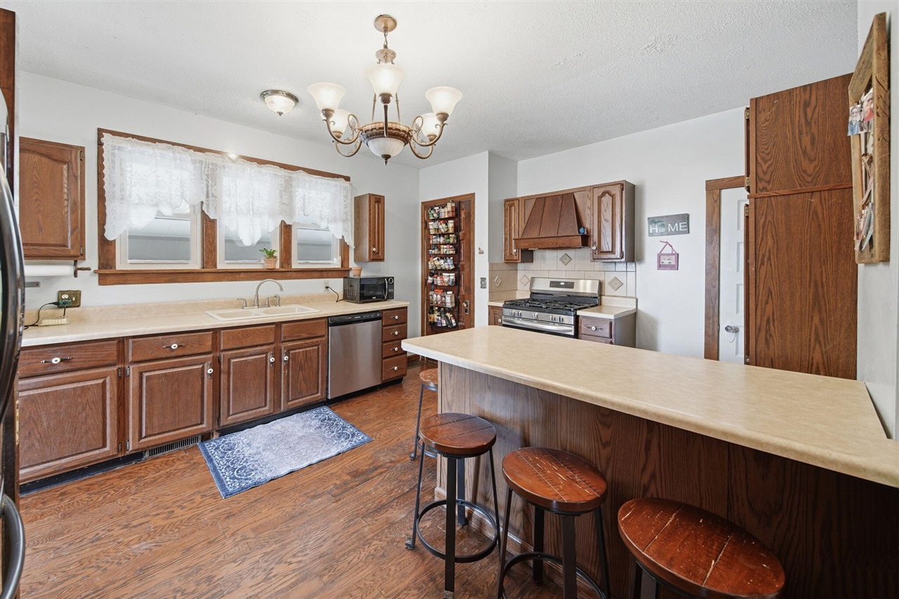 113 Chicago Street, Brooklyn, MI, 49230-9703