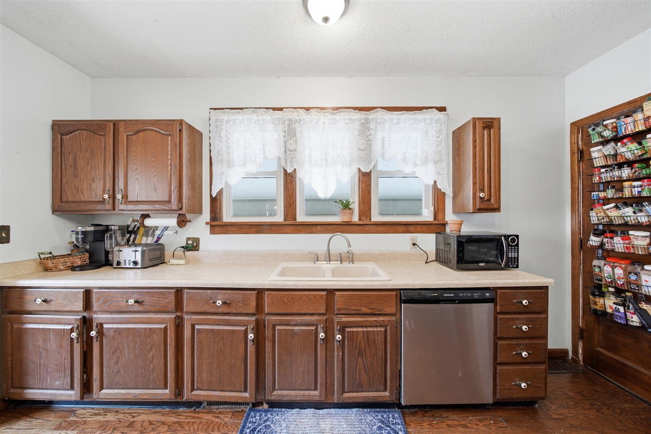 113 Chicago Street, Brooklyn, MI, 49230-9703