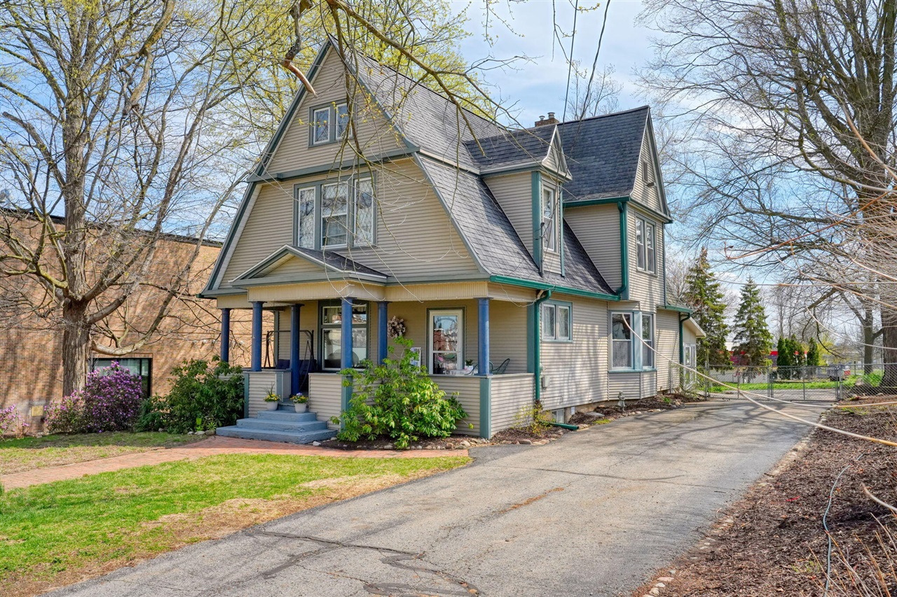 113 Chicago Street, Brooklyn, MI, 49230-9703