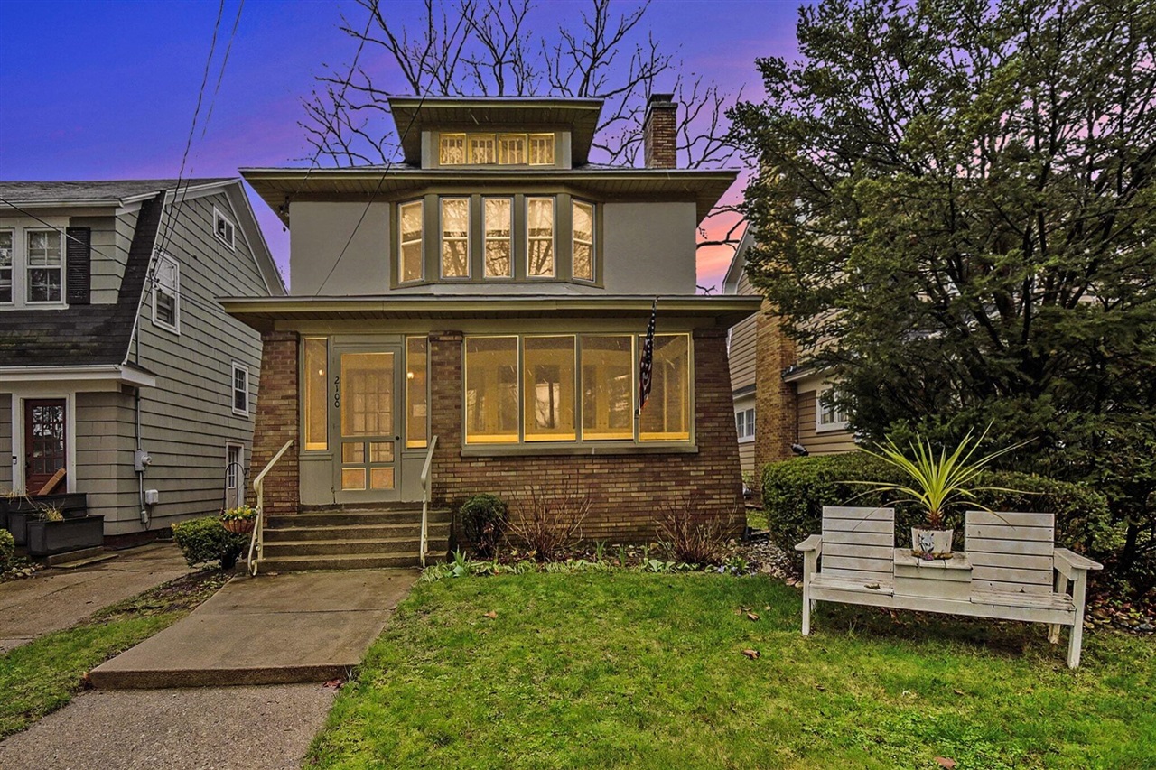 2100 Wealthy Street, East Grand Rapids, MI, 49506-3014