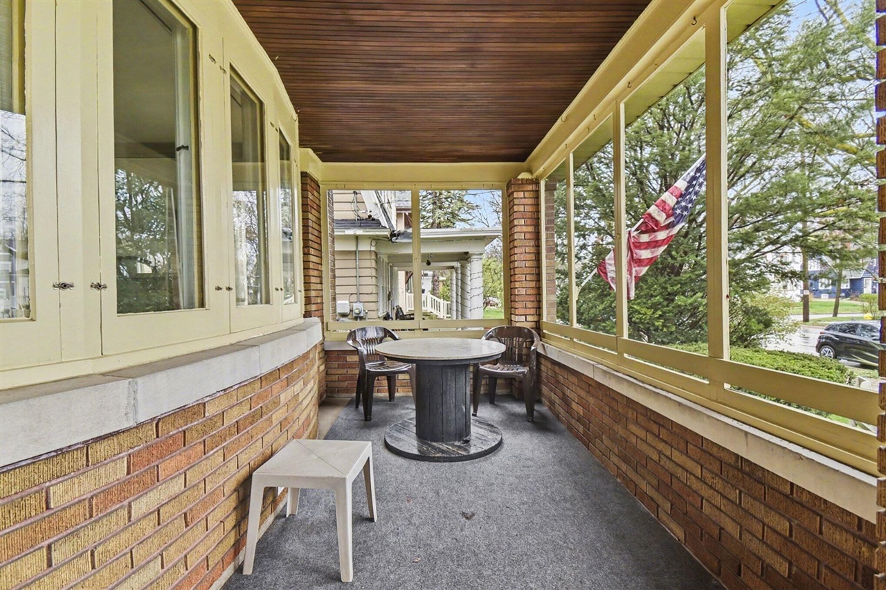 2100 Wealthy Street, East Grand Rapids, MI, 49506-3014