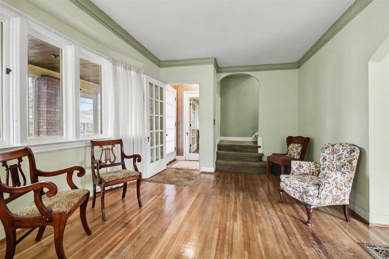 2100 Wealthy Street, East Grand Rapids, MI, 49506-3014