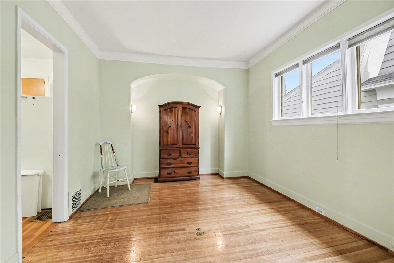 2100 Wealthy Street, East Grand Rapids, MI, 49506-3014