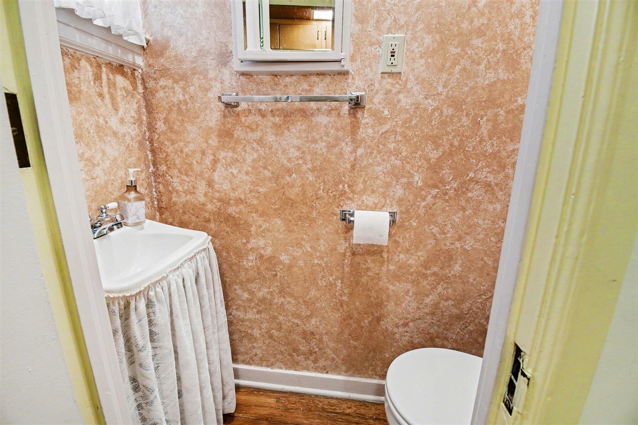 2100 Wealthy Street, East Grand Rapids, MI, 49506-3014