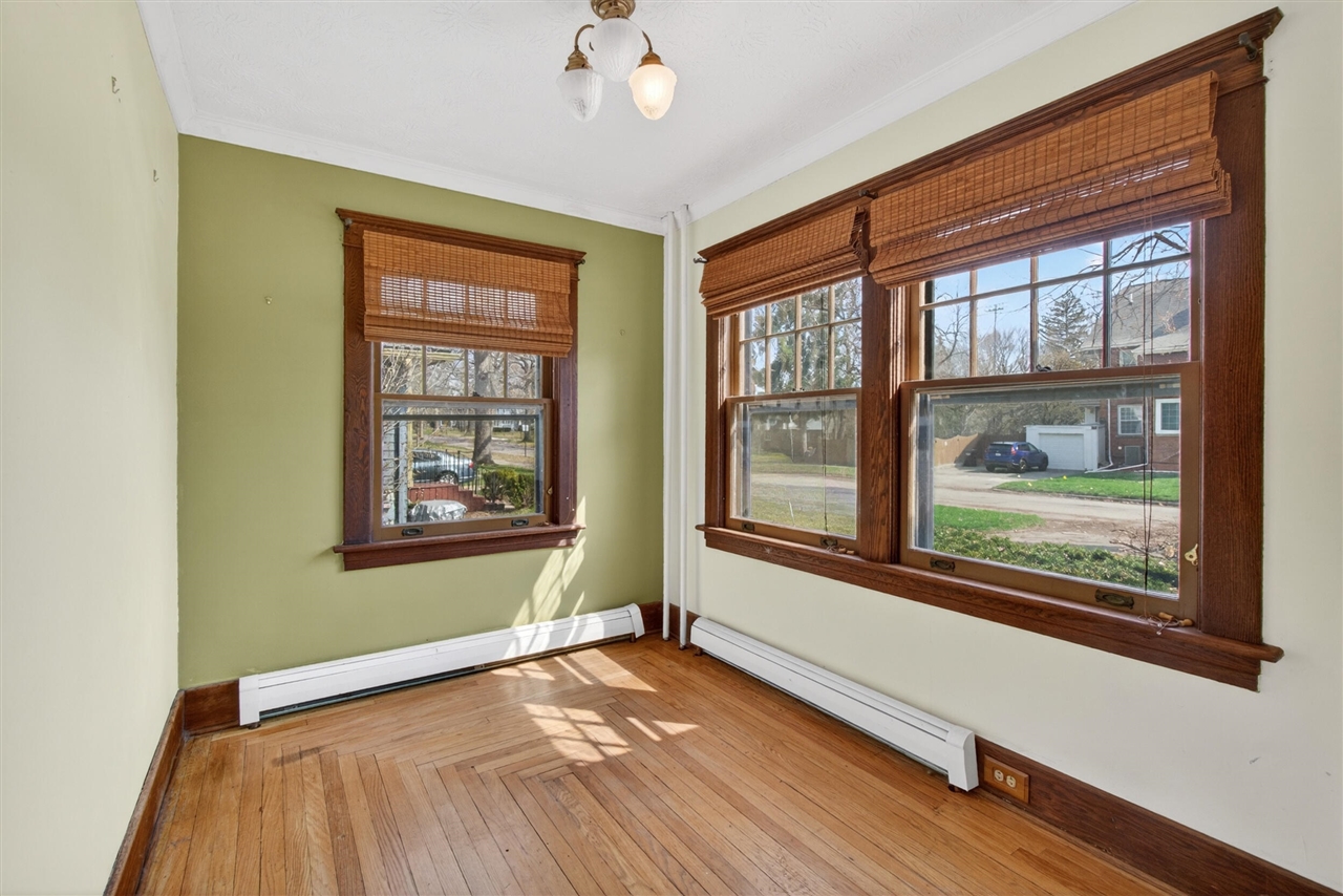 326 Edward Street, Jackson, MI, 49201-1005