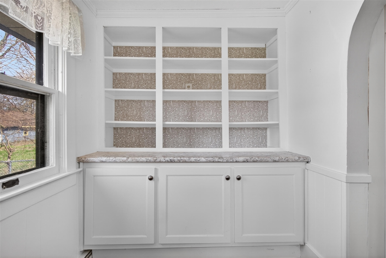 326 Edward Street, Jackson, MI, 49201-1005