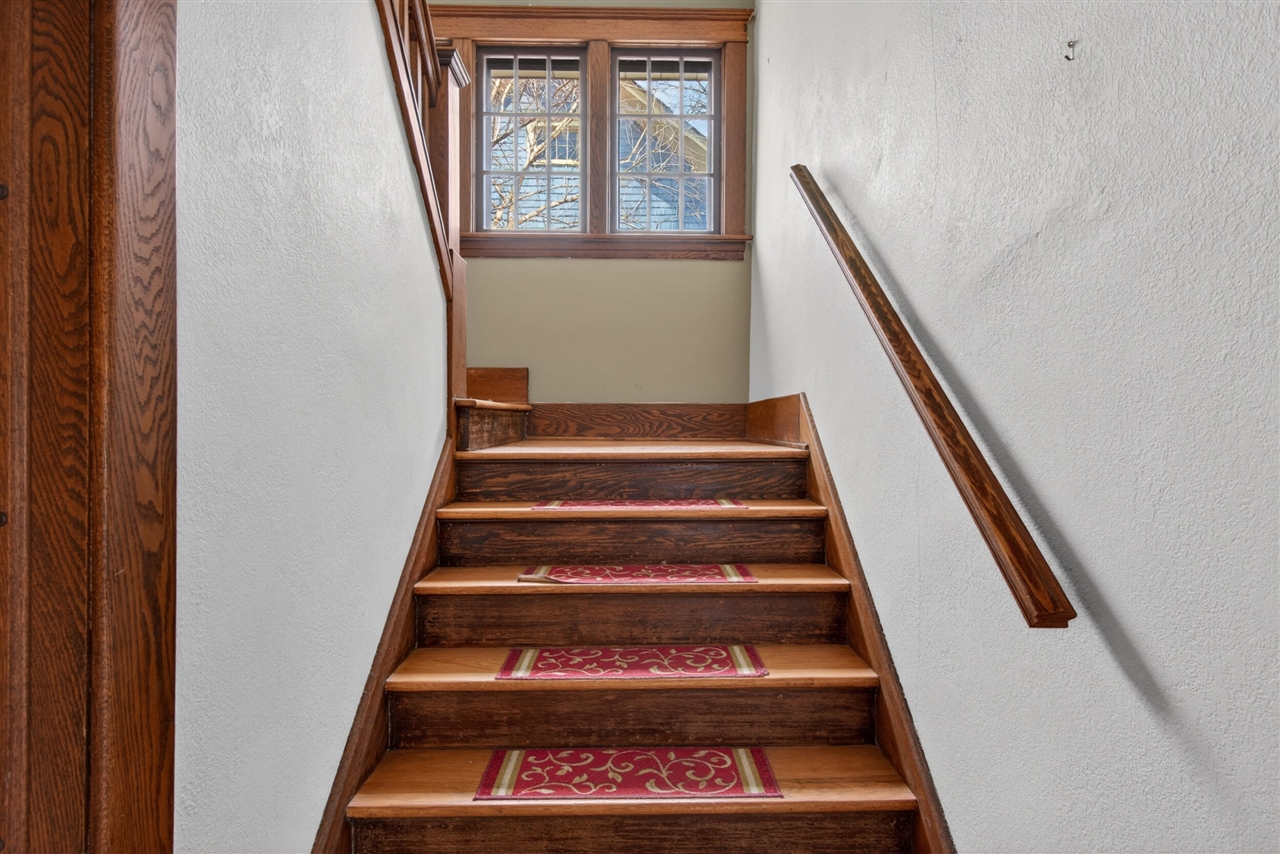 326 Edward Street, Jackson, MI, 49201-1005