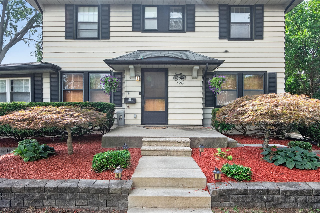 326 Edward Street, Jackson, MI, 49201-1005
