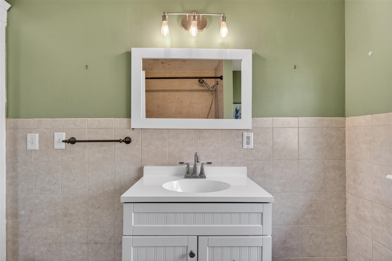 326 Edward Street, Jackson, MI, 49201-1005