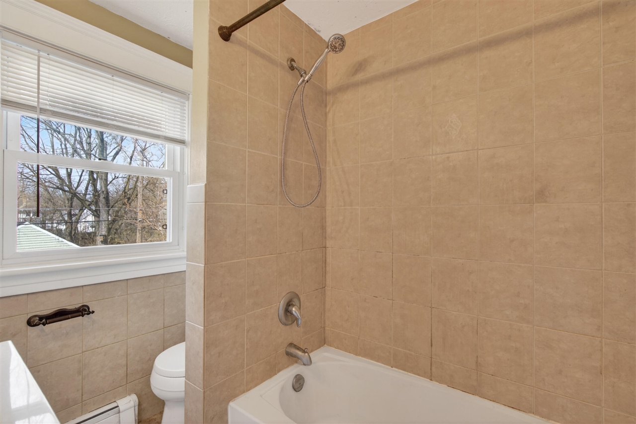 326 Edward Street, Jackson, MI, 49201-1005