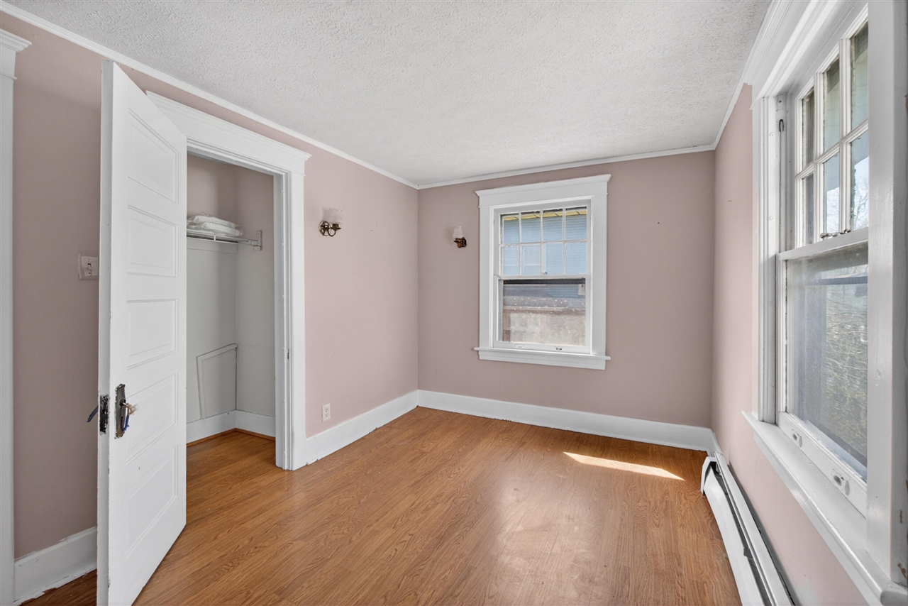 326 Edward Street, Jackson, MI, 49201-1005