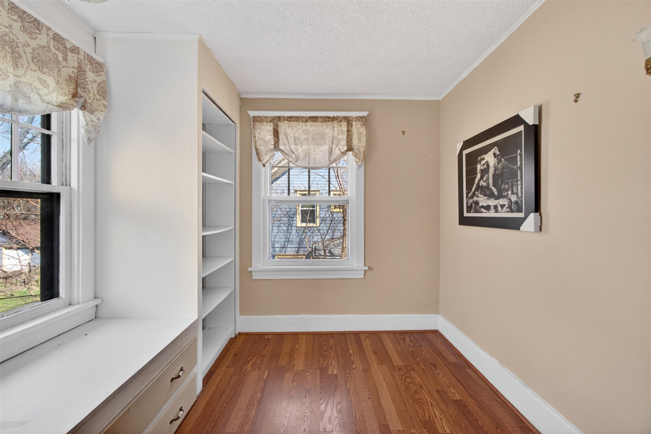 326 Edward Street, Jackson, MI, 49201-1005