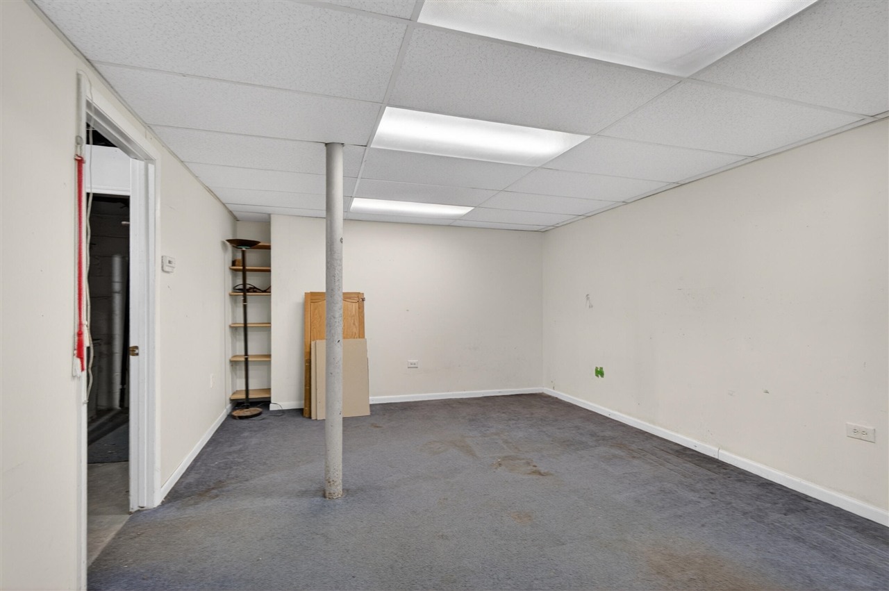 326 Edward Street, Jackson, MI, 49201-1005