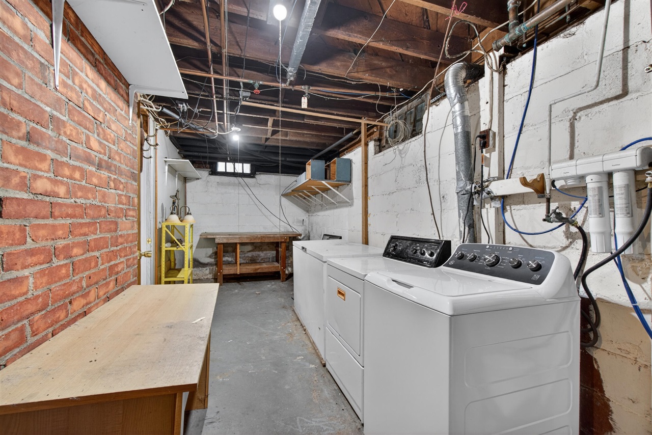 326 Edward Street, Jackson, MI, 49201-1005